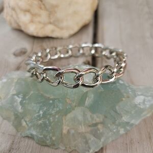Vintage silvertone Chunky chain bangle bracelet